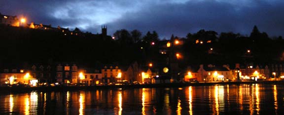 Tobermory at night